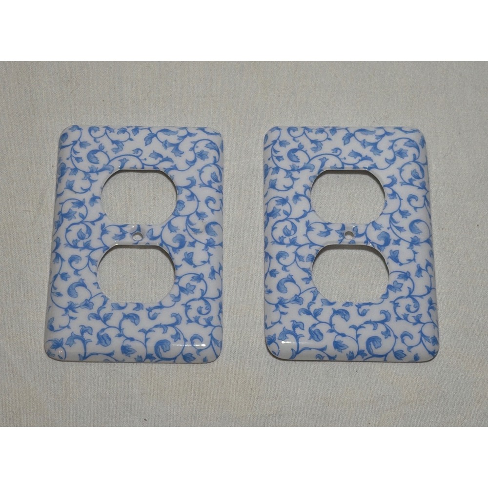 InterDesign Blue White Floral Vine Duplex Outlet Cover Wall Plate Set of 2